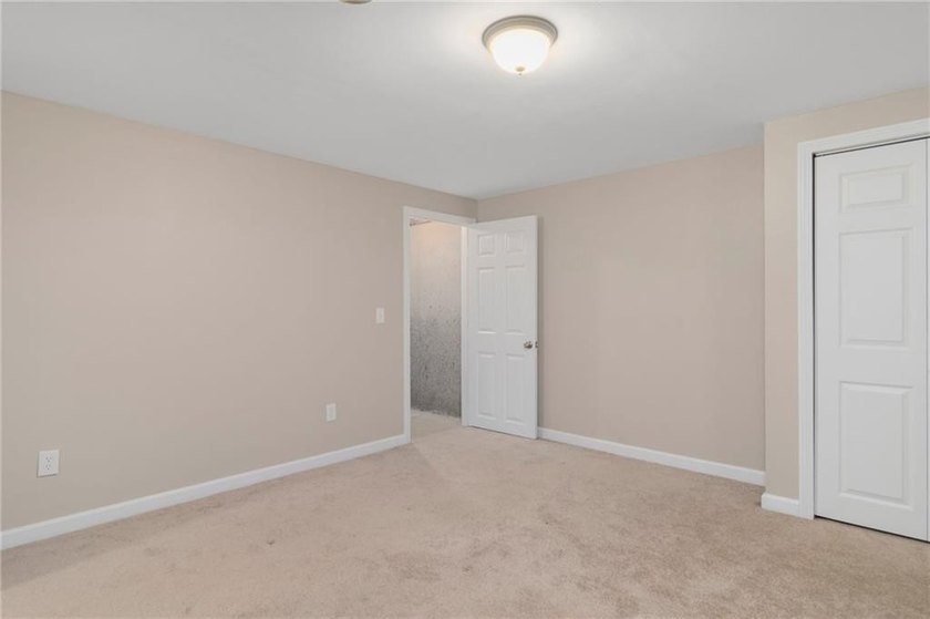 ***OPEN HOUSE CANCELLED*** OFFER ACCEPTED*** Nestled on a quiet - photo 31