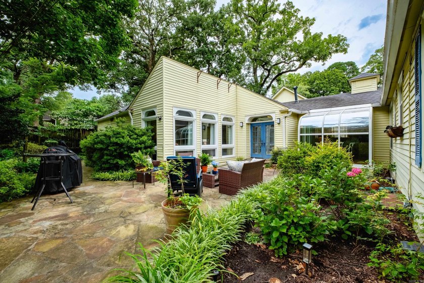 Beautiful setting on half acre landscaped lot. 1 story 3BR/ 2 - photo 46