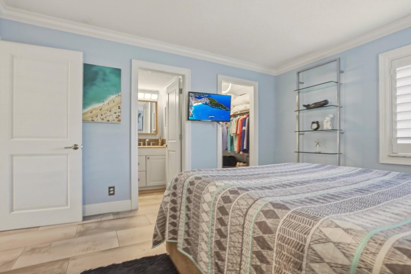 Make this beautifully updated and tastefully decorated 1-bedroom - photo 13