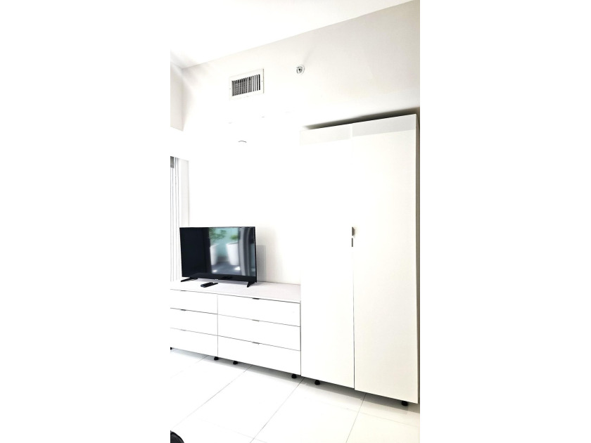 Perfect Condo - Studio for sale, located in the heart of - photo 8