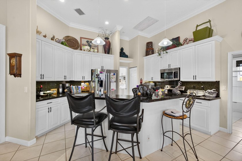 Located on a cul-de-sac lot in Heritage Oaks. This single story - photo 24