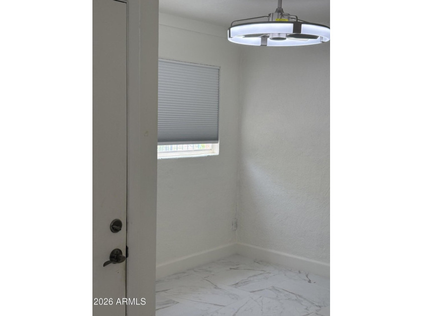Stunning, completely remodeled in July 2026 Condo 2 Beds, 1.5 - photo 4
