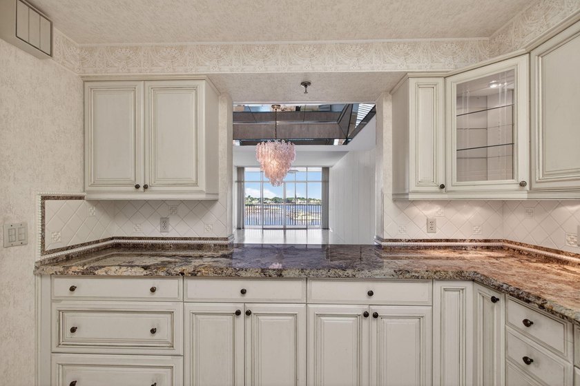 Wake up to breathtaking sunrise views over the ICW - Lake Worth - photo 11