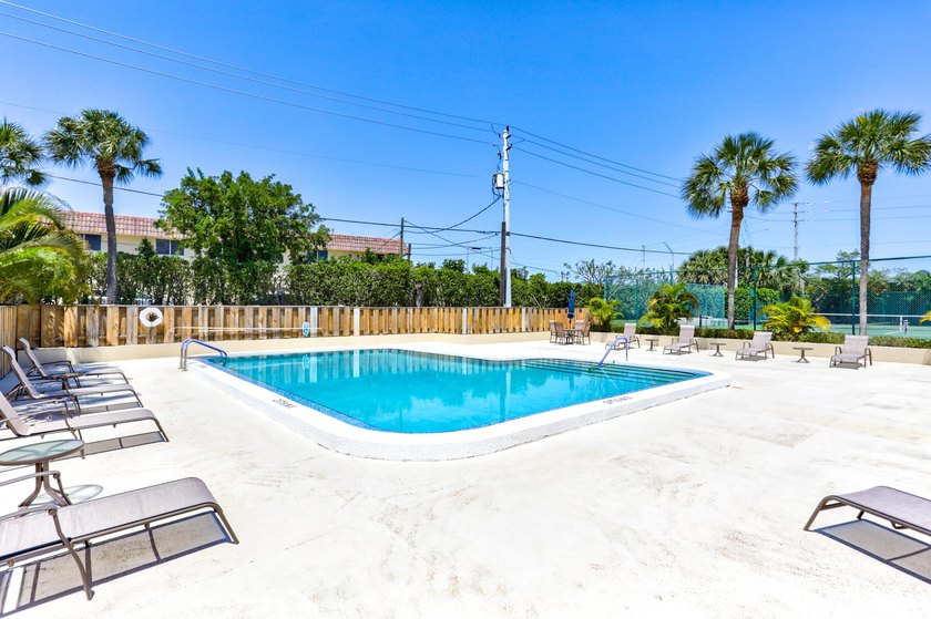 Wake up to breathtaking sunrise views over the ICW - Lake Worth - photo 27