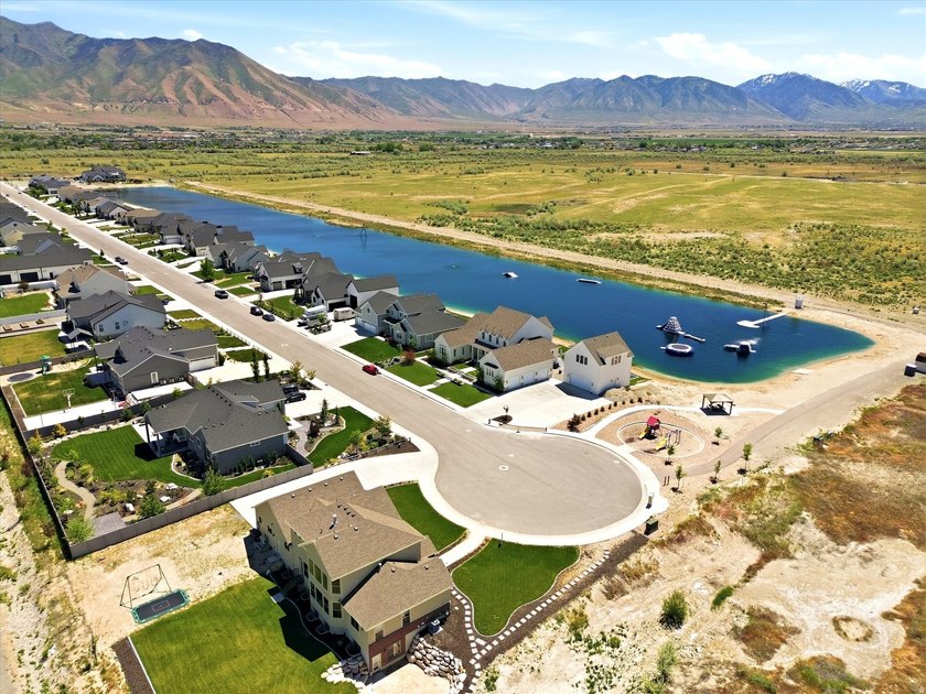 $50,000 PRICE REDUCTION!!! SELLER IS ALSO OFFERING $8,000 toward - photo 2