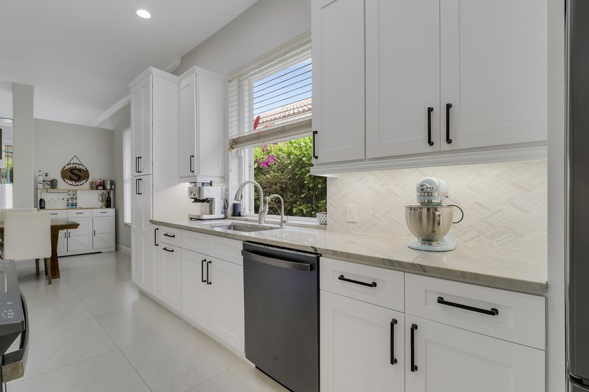 Come see this move in ready CBS 3-bedroom, 2-bath 2-car garage - photo 12