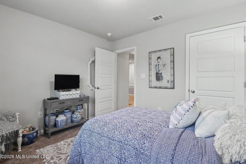Welcome to 109 Rosie Drive in Long Beach, where modern - photo 18