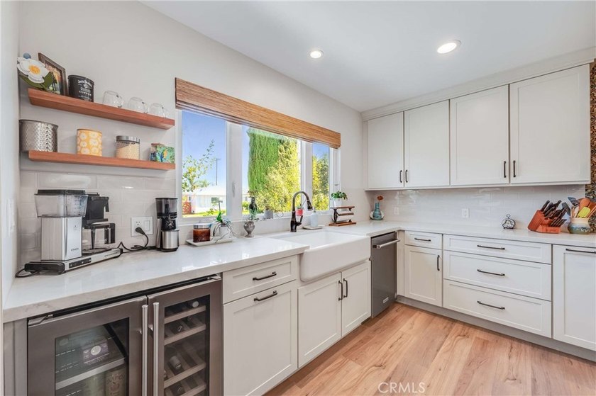 Beautifully updated single-story home offering three bedrooms - photo 10