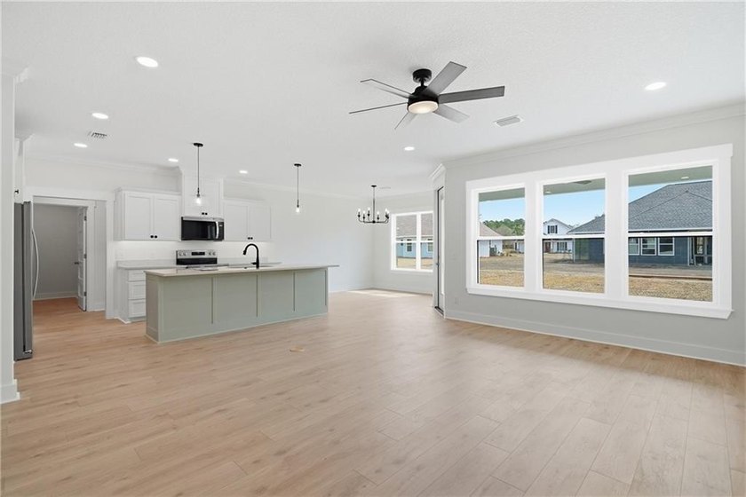 This is a beautiful 4 bedroom, 2 bathroom stucco home that has - photo 8