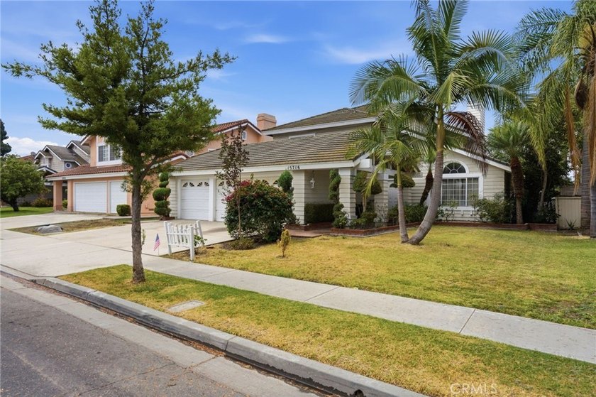 Welcome to this beautiful four-bedroom, three-bathroom home with - photo 2
