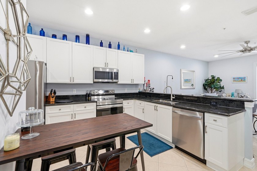 Rare 4-bedroom, 4-bath tri-level townhome in Belle Isle, one of - photo 15