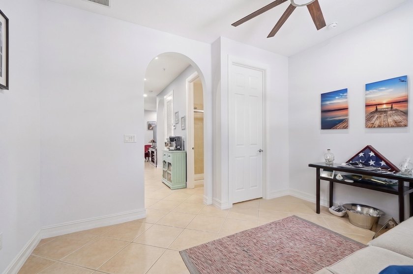 Rare 4-bedroom, 4-bath tri-level townhome in Belle Isle, one of - photo 18