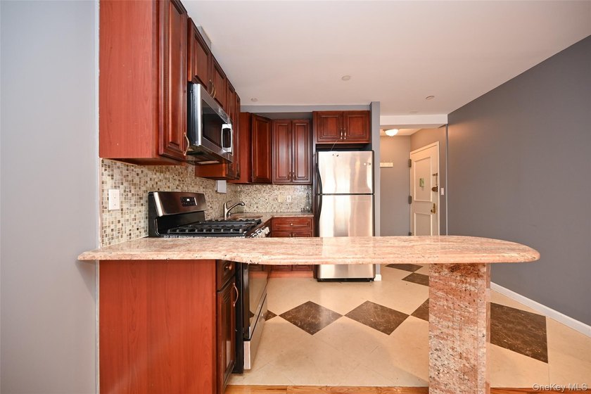 Great Location, Low Taxes. Welcome to this beautiful large condo - photo 10