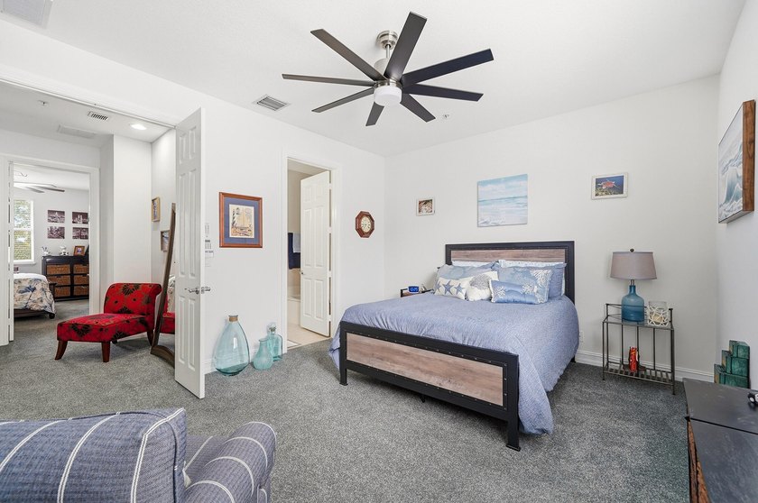 Rare 4-bedroom, 4-bath tri-level townhome in Belle Isle, one of - photo 33