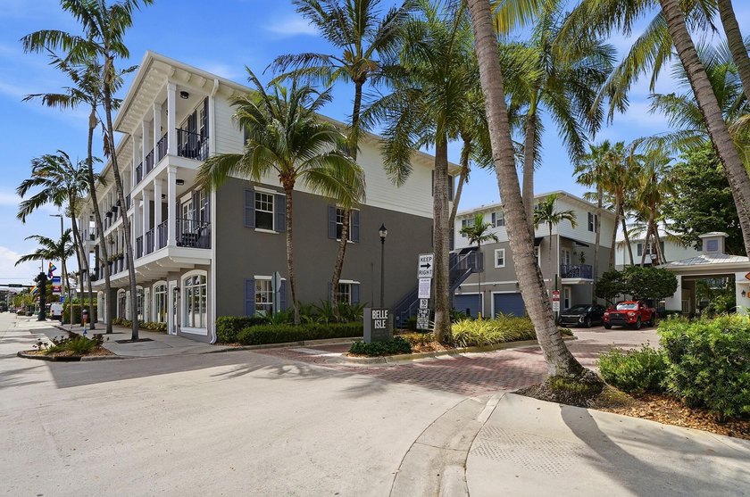 Rare 4-bedroom, 4-bath tri-level townhome in Belle Isle, one of - photo 48