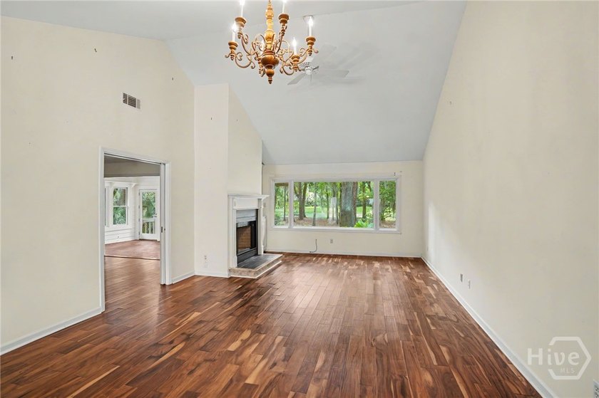 This end-unit townhome offers extra privacy and a practical - photo 6