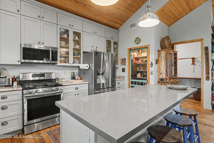 Welcome to this one-of-a-kind waterfront retreat where custom - photo 13