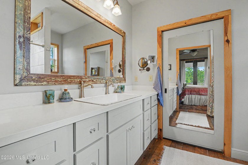 Welcome to this one-of-a-kind waterfront retreat where custom - photo 17