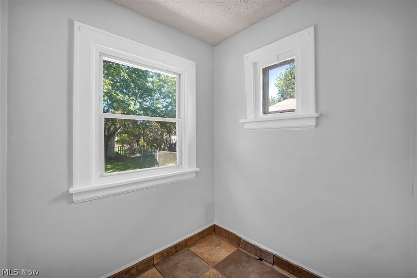 Welcome home to this charming and beautifully updated three - photo 19