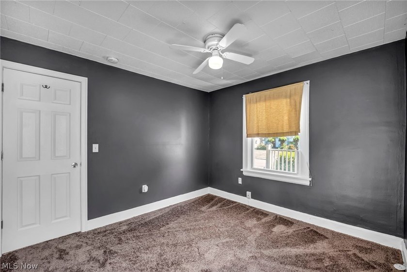 Welcome home to this charming and beautifully updated three - photo 24