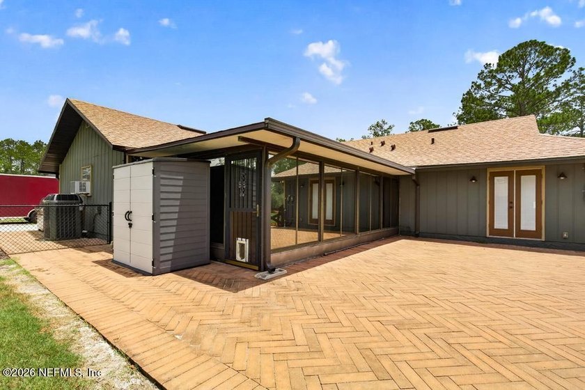 Welcome to your own private retreat! Set on a spacious 1.33-acre - photo 33