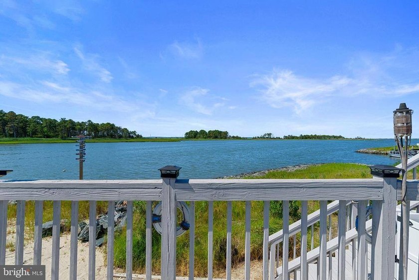 Coastal Living at Its Best! Enjoy life in a beautiful waterfront - photo 34