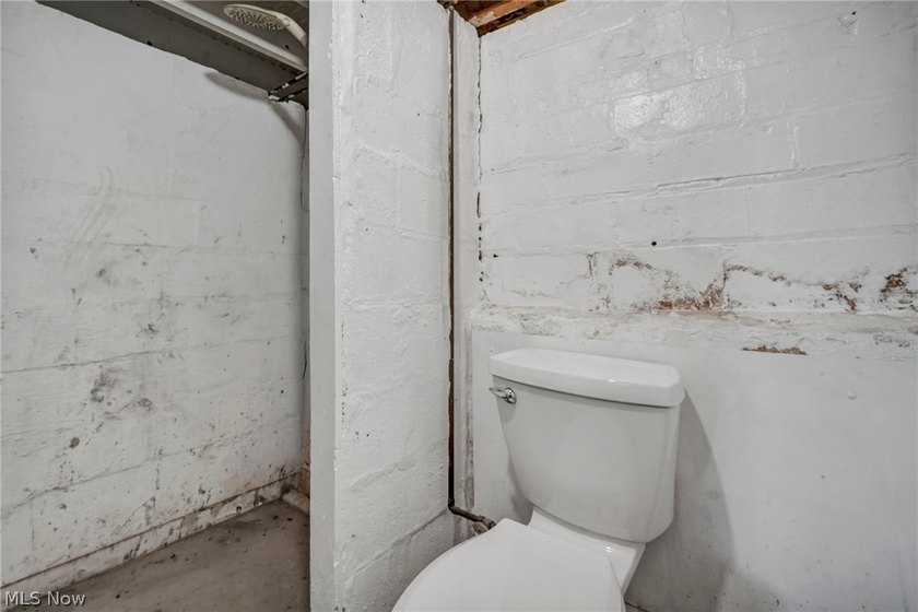 Welcome home to this charming and beautifully updated three - photo 36