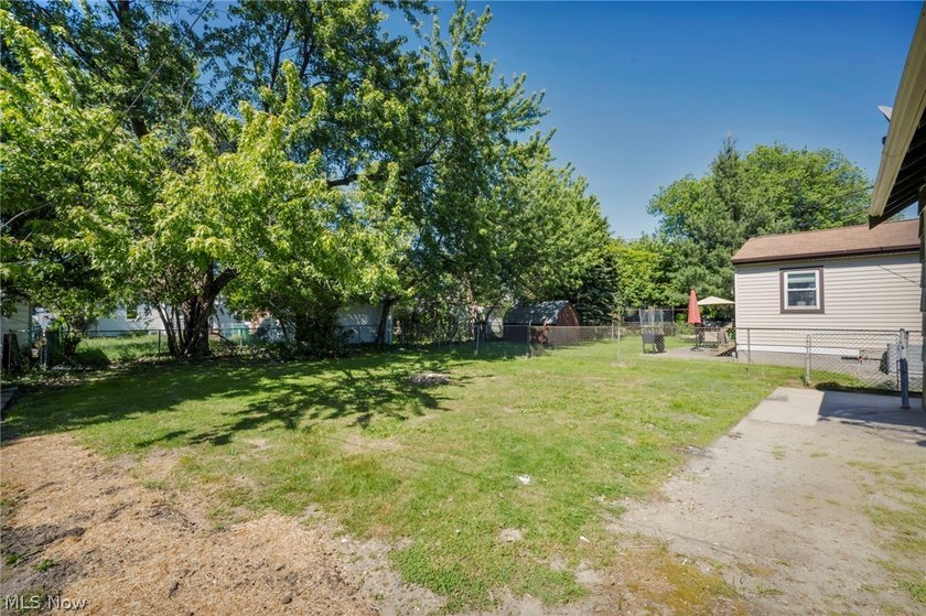 Welcome home to this charming and beautifully updated three - photo 38