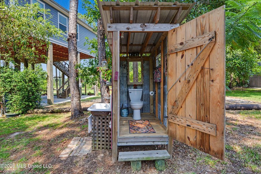 Welcome to this one-of-a-kind waterfront retreat where custom - photo 39