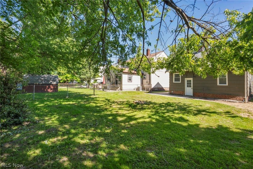 Welcome home to this charming and beautifully updated three - photo 39
