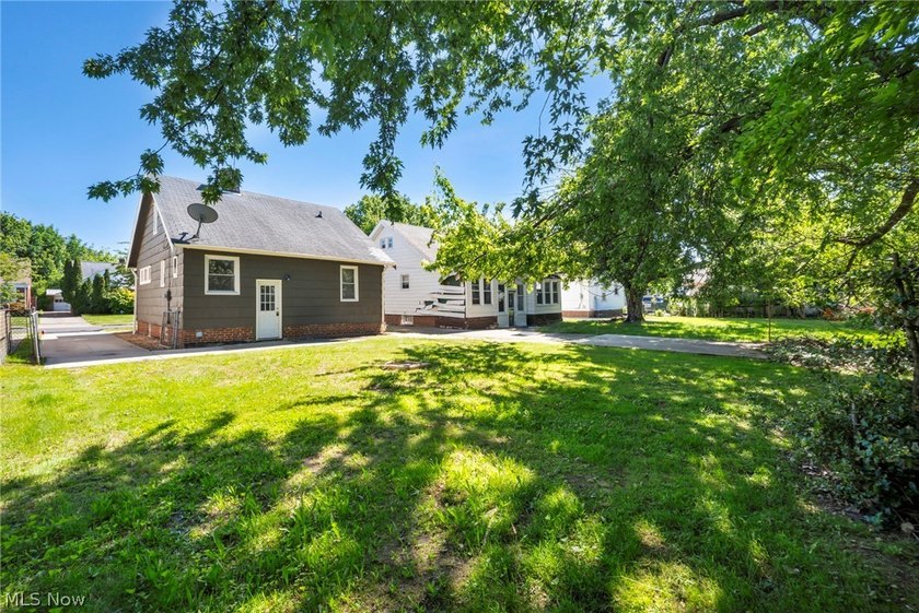 Welcome home to this charming and beautifully updated three - photo 40
