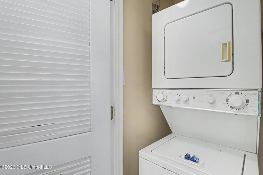 Looking for an affordable beach getaway that is walking distance - photo 11