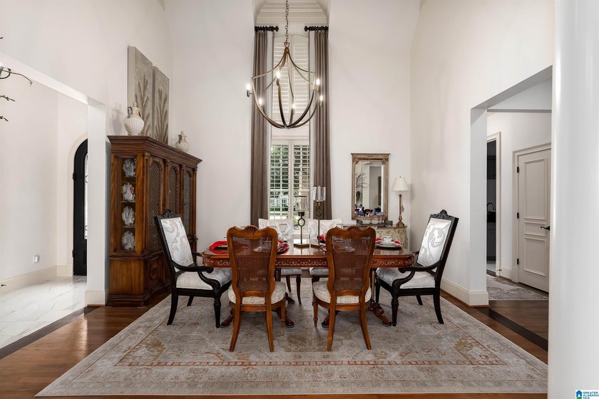 Immaculate Executive Home on No 6 Legacy Golf Course. Castle - photo 10