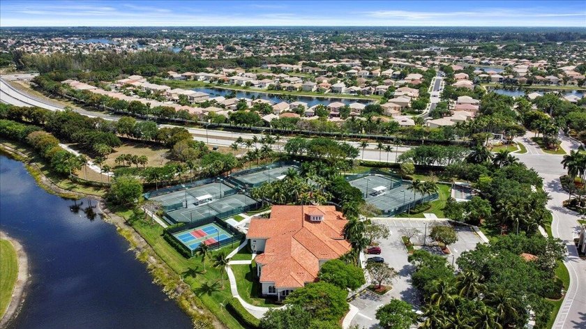 Best location in Villaggio...walk to the clubhouse. Welcome to - photo 41