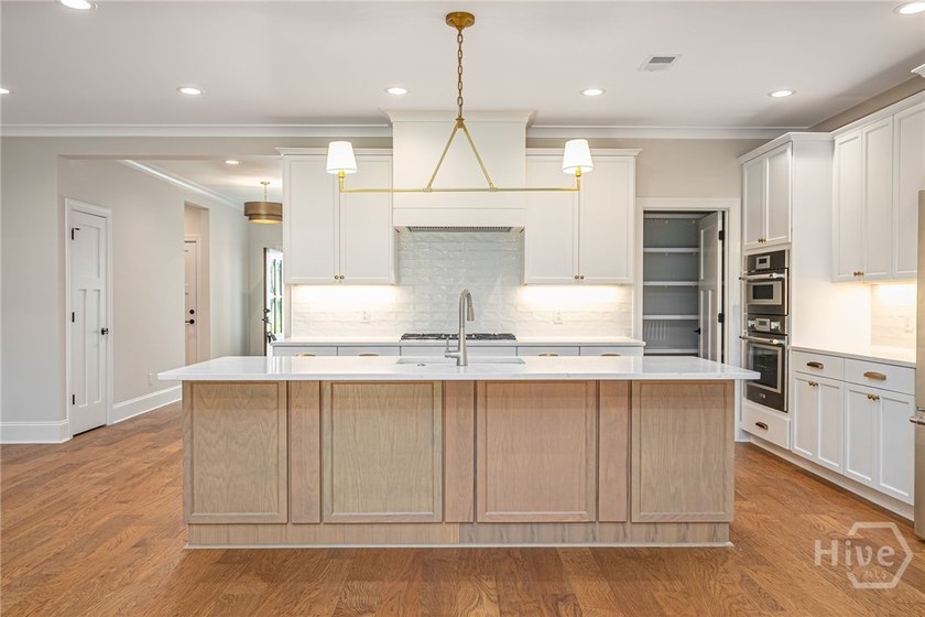 A perfect blend of elegance and simplicity, this thoughtfully - photo 7