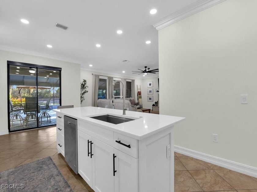 Buyer's financing fell through-this is your opportunity to own - photo 11