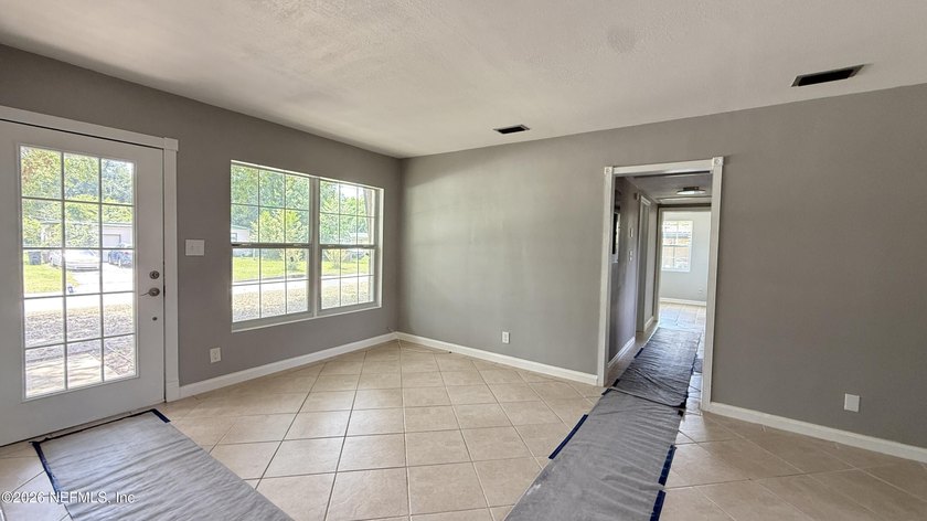 Discover the perfect blend of charm and modern convenience - photo 11