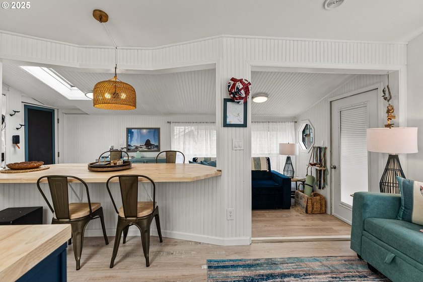 Income Producing Vacation Rental, REMODELED with Class and Style - photo 12