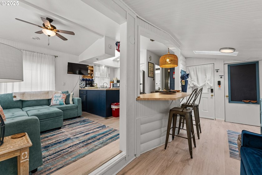 Income Producing Vacation Rental, REMODELED with Class and Style - photo 16