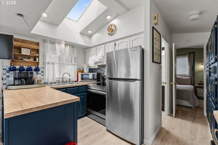 Income Producing Vacation Rental, REMODELED with Class and Style - photo 18