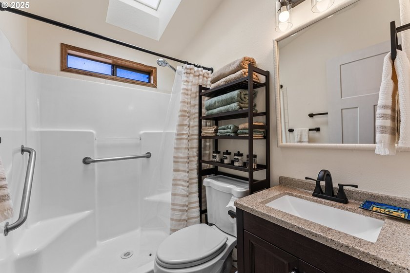 Income Producing Vacation Rental, REMODELED with Class and Style - photo 19