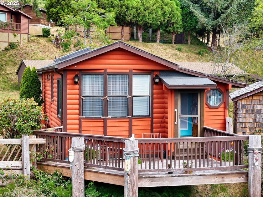 Income Producing Vacation Rental, REMODELED with Class and Style - photo 24