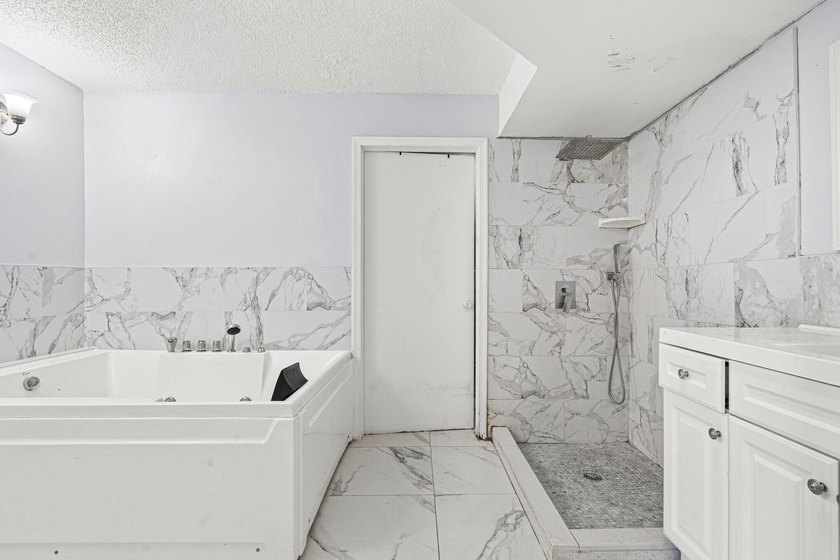 One of the best renovation opportunities currently available in - photo 19