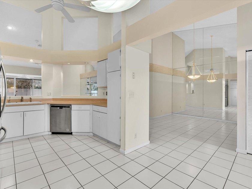 Welcome to this charming villa in Boca Raton's highly - photo 16