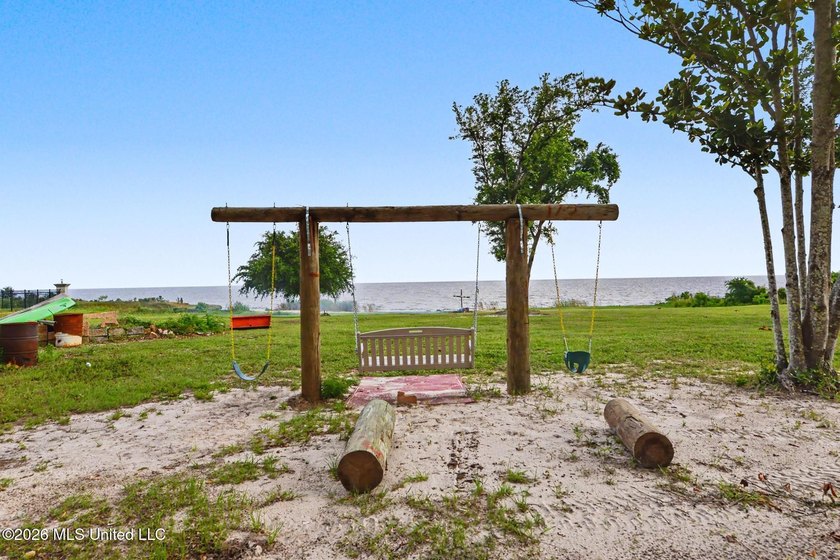 Experience an extraordinary level of privacy, luxury, and - photo 49