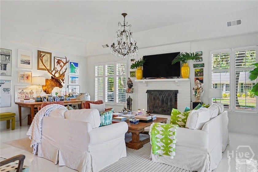 Welcome to 2 Mackay Lane, a designer's island retreat where a - photo 4