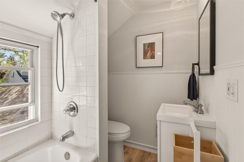 Welcome to 34 Seacliffe Road, Irondequoit! This charming - photo 20