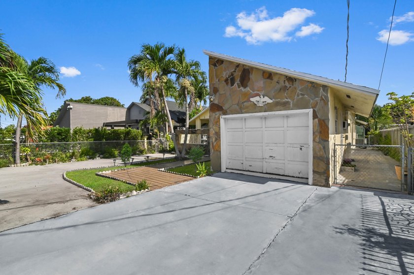 Welcome to this single-story residence located in the Coral - photo 25