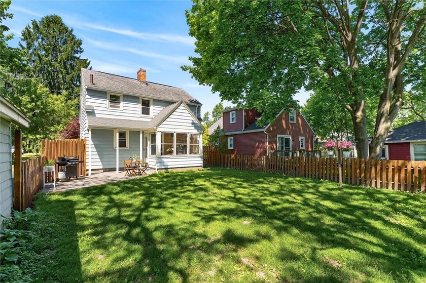 Welcome to 34 Seacliffe Road, Irondequoit! This charming - photo 28