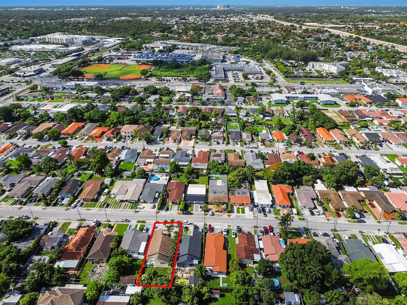 Welcome to this single-story residence located in the Coral - photo 31